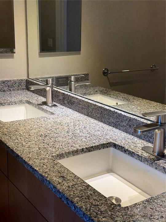 For Rent: $3,200 (2 beds, 2 baths, 1323 Square Feet)