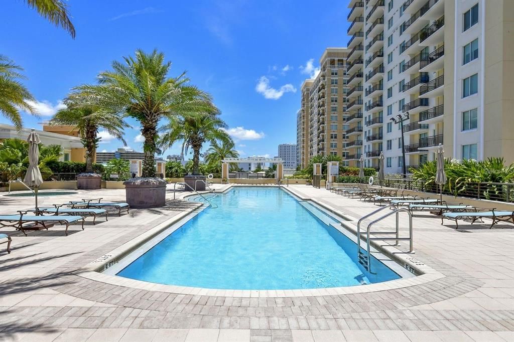 For Rent: $3,200 (2 beds, 2 baths, 1323 Square Feet)