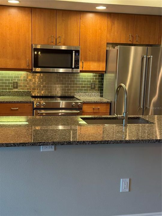 For Rent: $3,200 (2 beds, 2 baths, 1323 Square Feet)