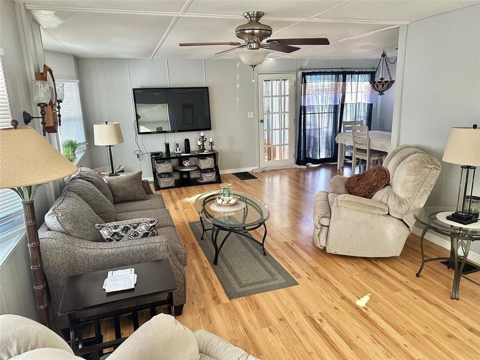 待售: $134,500 (2 贝兹, 2 浴室, 1028 平方英尺)