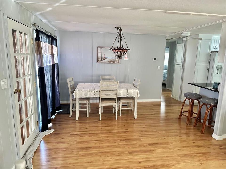 待售: $134,500 (2 贝兹, 2 浴室, 1028 平方英尺)