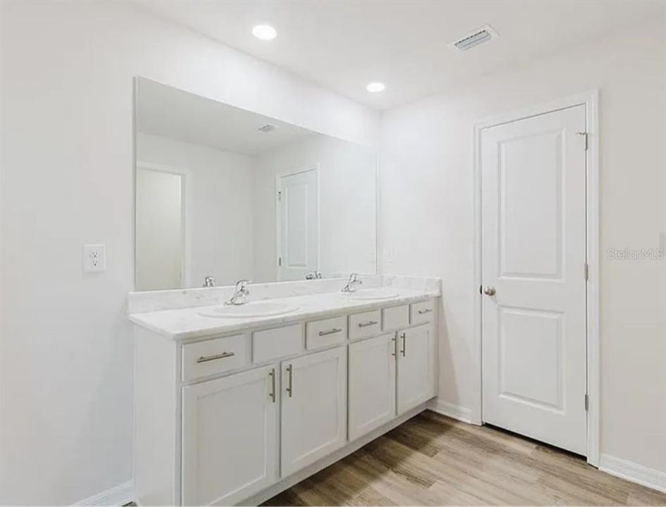 For Sale: $374,899 (4 beds, 2 baths, 2260 Square Feet)