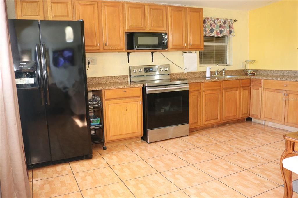 На продажу: $290,000 (3 спален, 3 ванн, 1188 Квадратных фут)