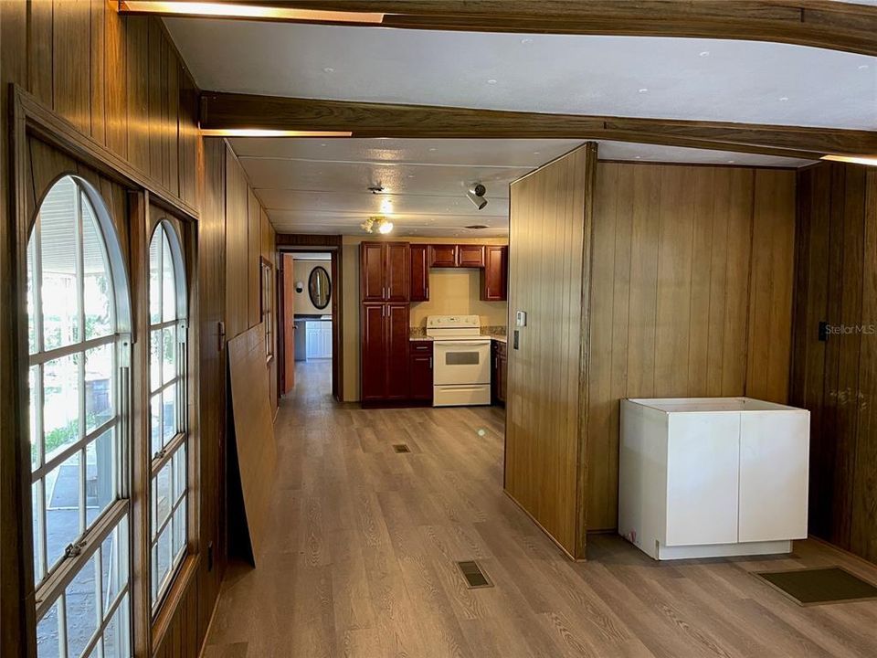 For Rent: $1,585 (2 beds, 2 baths, 744 Square Feet)