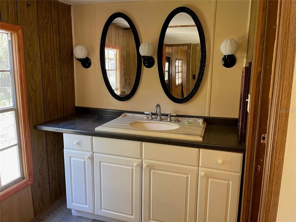 For Rent: $1,585 (2 beds, 2 baths, 744 Square Feet)