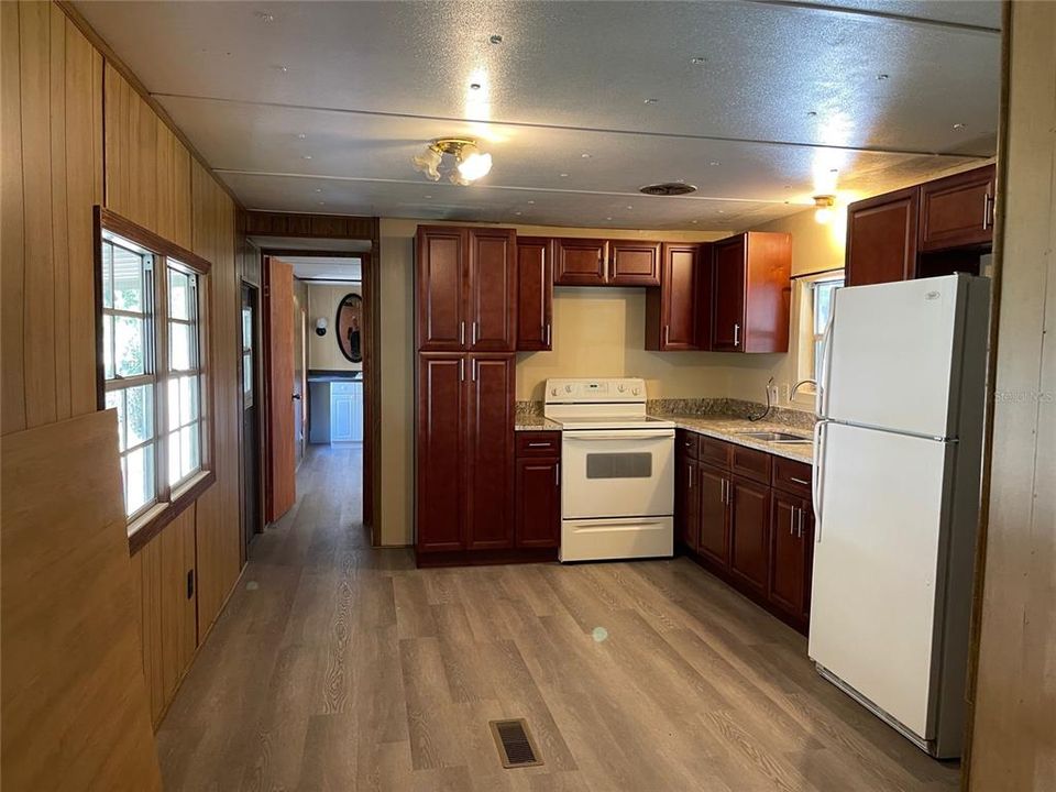 For Rent: $1,585 (2 beds, 2 baths, 744 Square Feet)