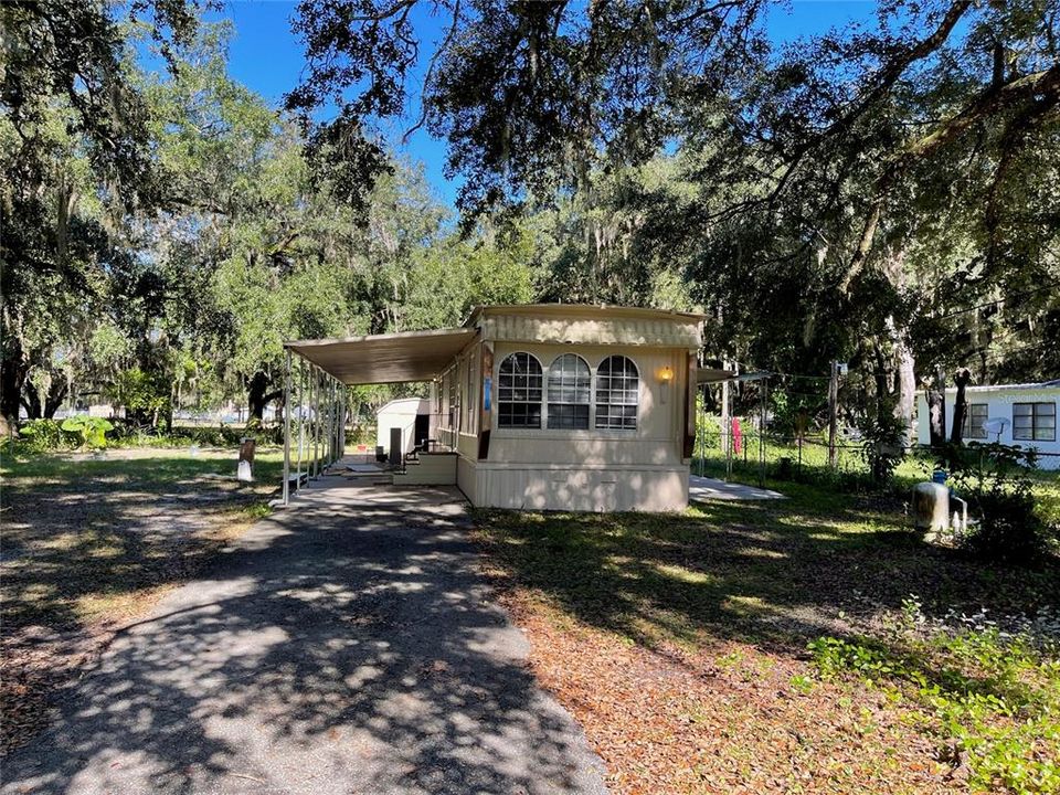 For Rent: $1,585 (2 beds, 2 baths, 744 Square Feet)