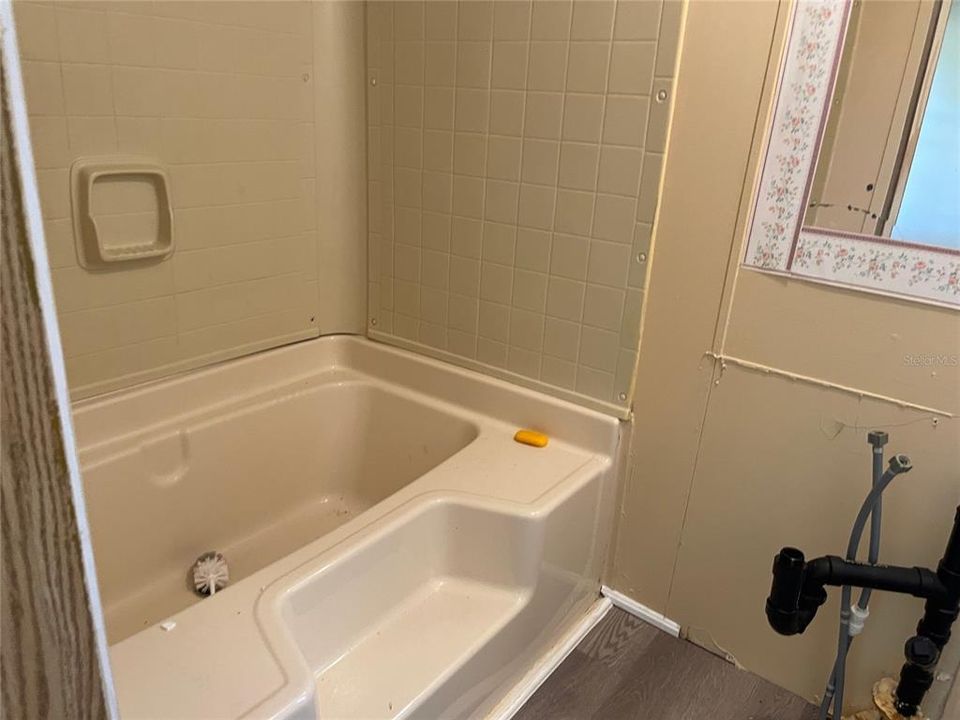 For Rent: $1,585 (2 beds, 2 baths, 744 Square Feet)