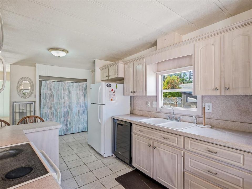 待售: $147,500 (2 贝兹, 2 浴室, 1152 平方英尺)