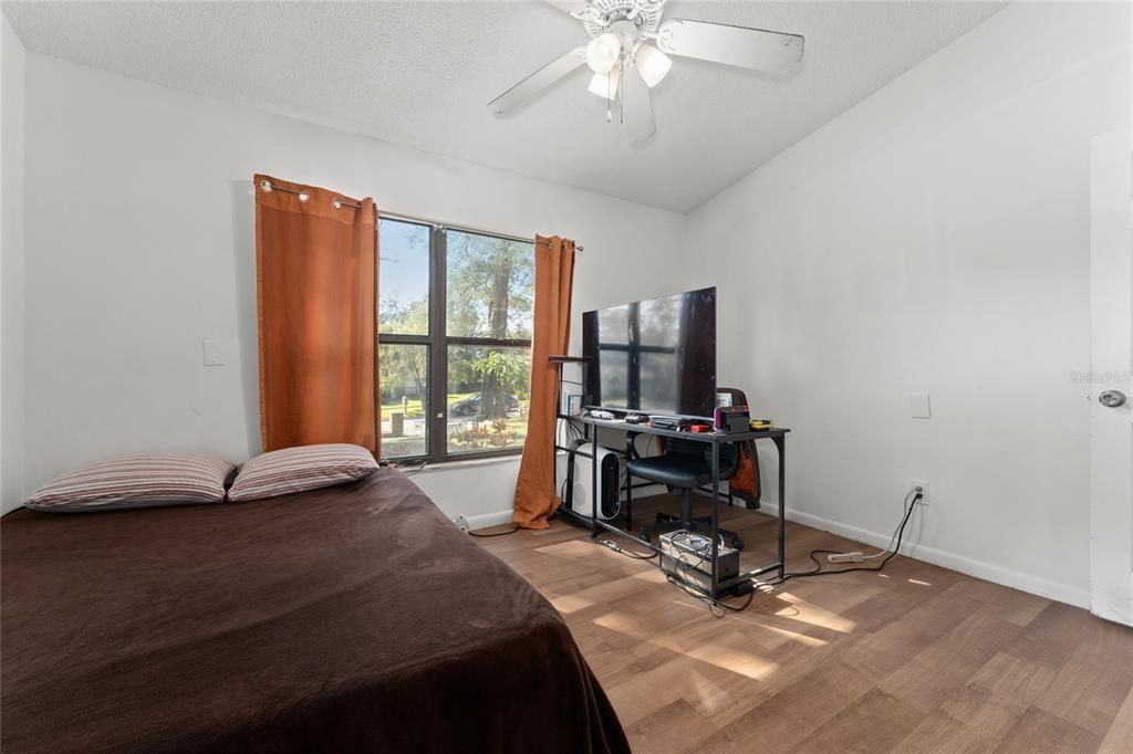 На продажу: $344,900 (3 спален, 2 ванн, 1712 Квадратных фут)