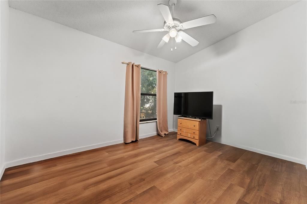 На продажу: $344,900 (3 спален, 2 ванн, 1712 Квадратных фут)