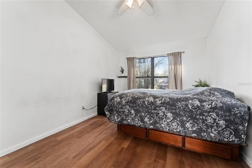 На продажу: $344,900 (3 спален, 2 ванн, 1712 Квадратных фут)