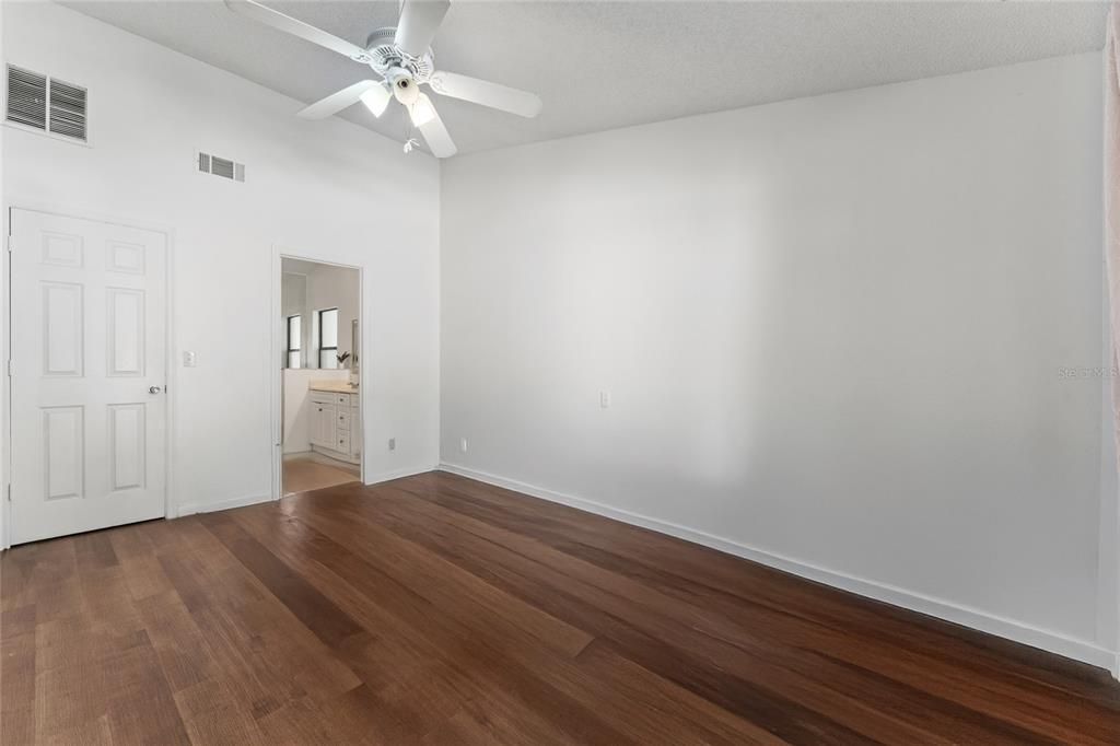 На продажу: $344,900 (3 спален, 2 ванн, 1712 Квадратных фут)