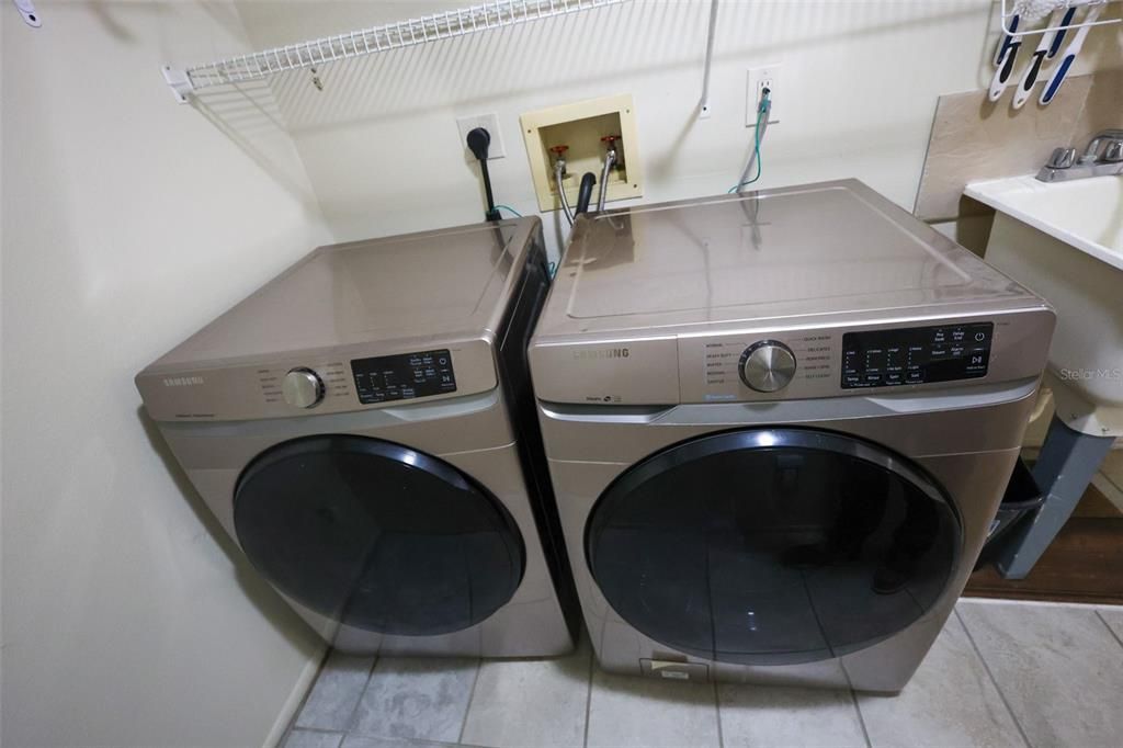 出租: $2,200 (3 贝兹, 2 浴室, 1771 平方英尺)