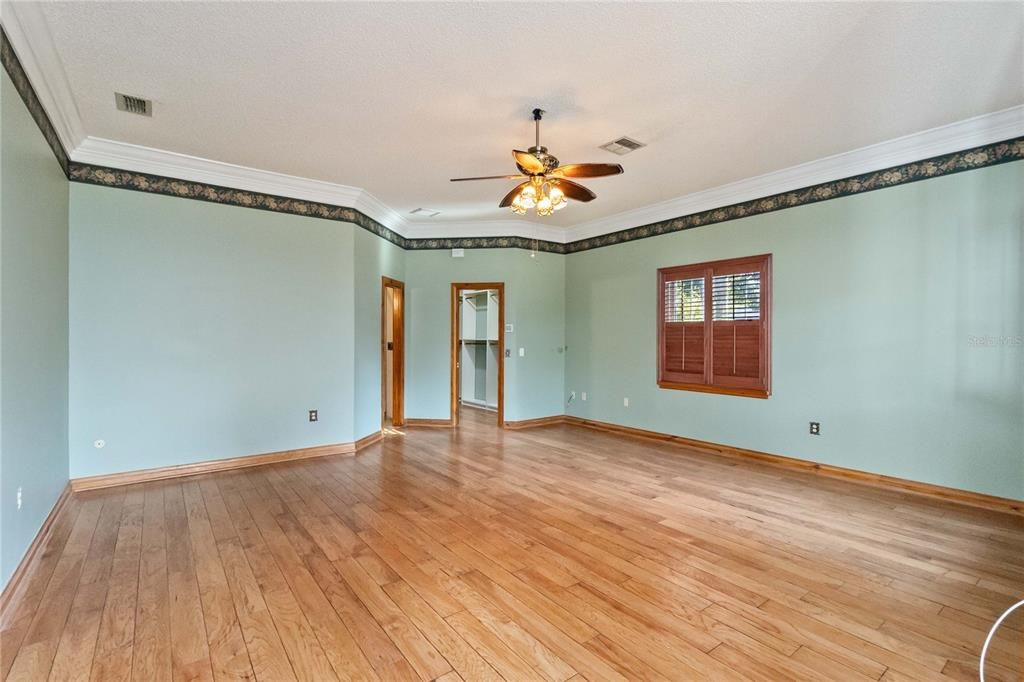 For Sale: $730,000 (5 beds, 3 baths, 3126 Square Feet)