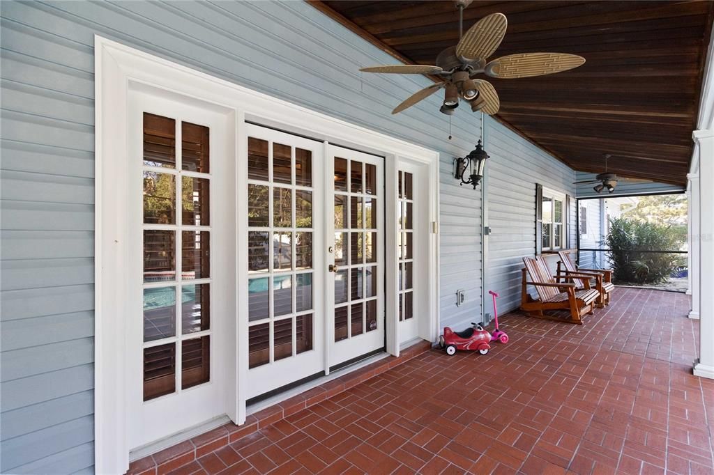 For Sale: $730,000 (5 beds, 3 baths, 3126 Square Feet)