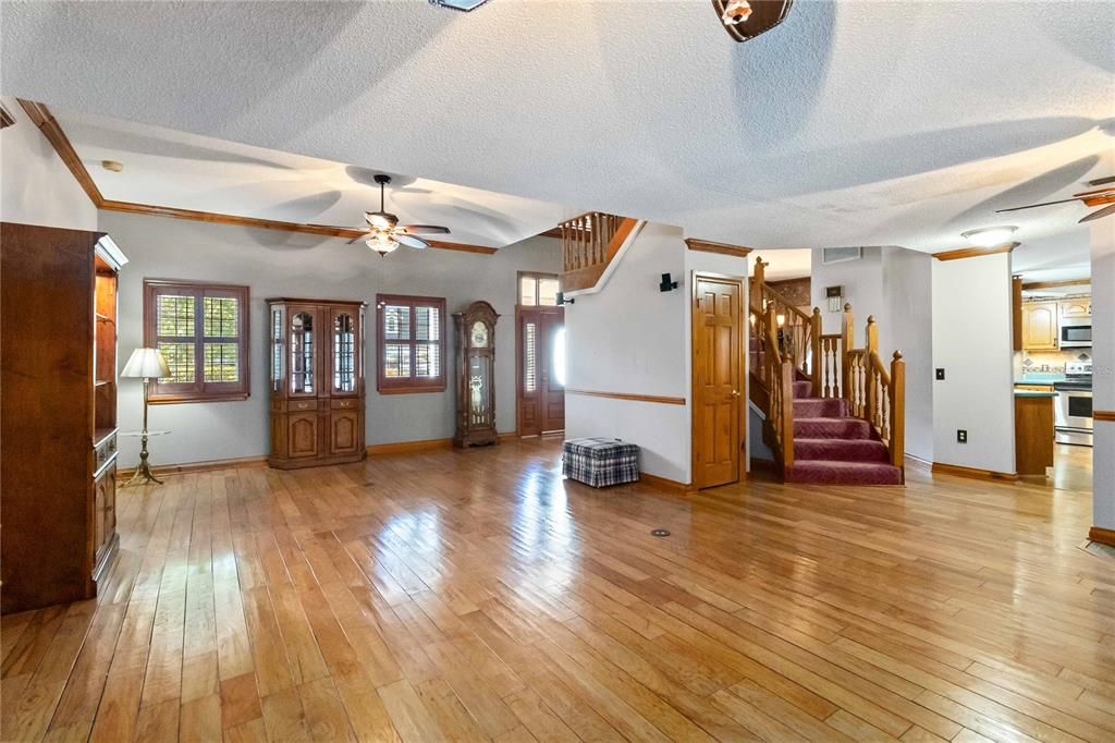 For Sale: $730,000 (5 beds, 3 baths, 3126 Square Feet)