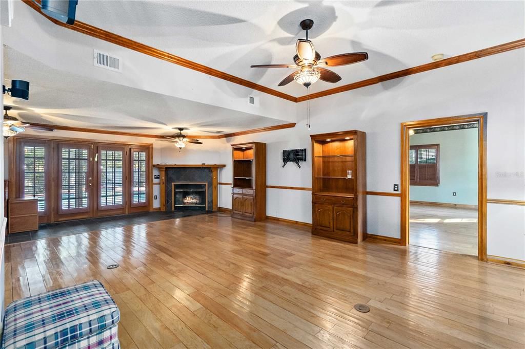 For Sale: $730,000 (5 beds, 3 baths, 3126 Square Feet)