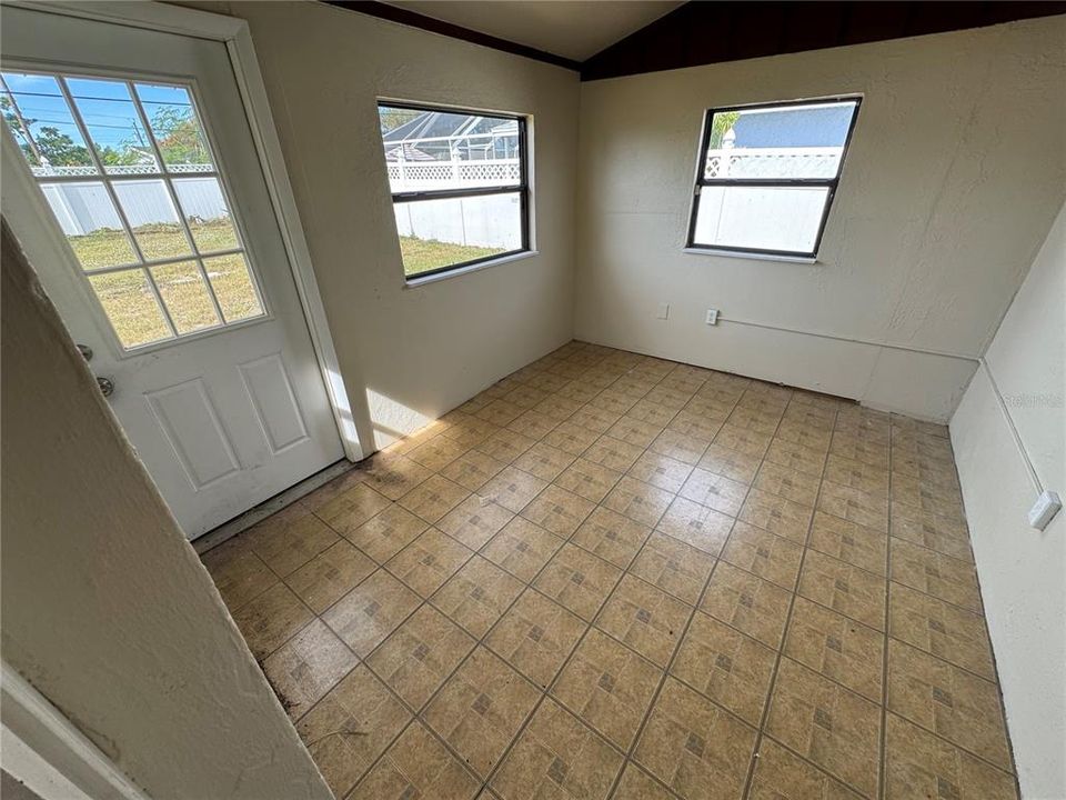 En Renta: $2,150 (3 camas, 2 baños, 1234 Pies cuadrados)