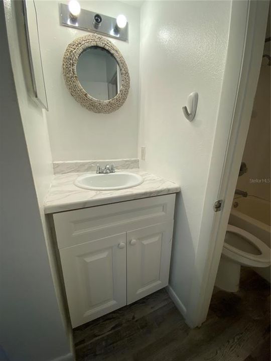 В аренду: $1,000 (0 спален, 1 ванн, 427 Квадратных фут)