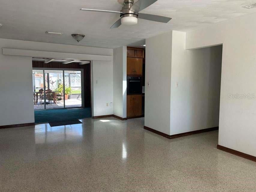 待售: $549,500 (3 贝兹, 1 浴室, 127 平方英尺)