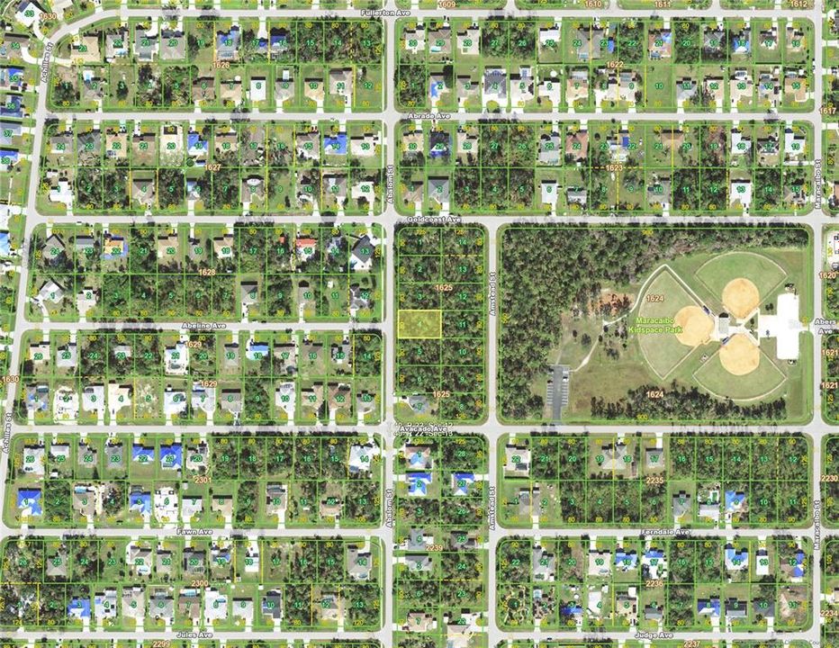 На продажу: $18,900 (0.23 acres)