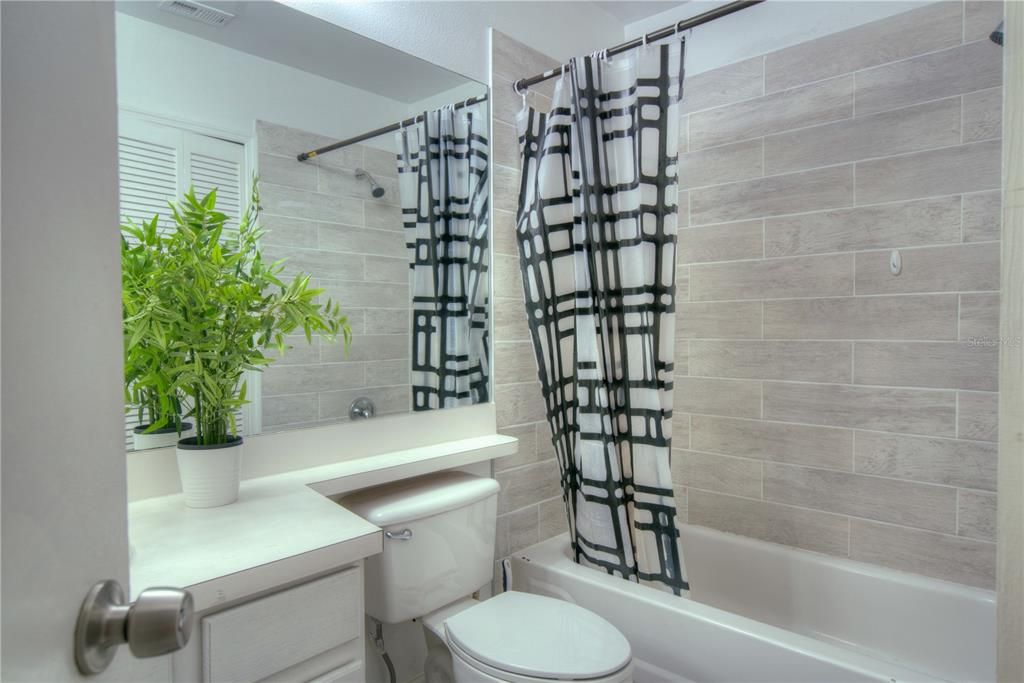 For Rent: $1,750 (2 beds, 2 baths, 1013 Square Feet)