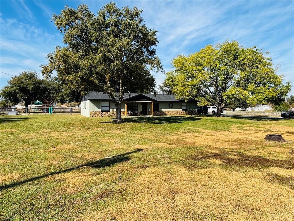 En Venta: $449,000 (4 camas, 2 baños, 2496 Pies cuadrados)