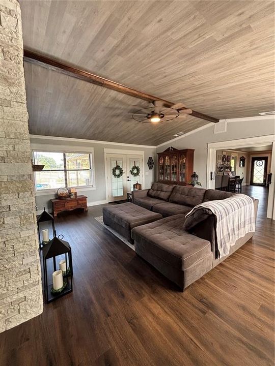 En Venta: $449,000 (4 camas, 2 baños, 2496 Pies cuadrados)