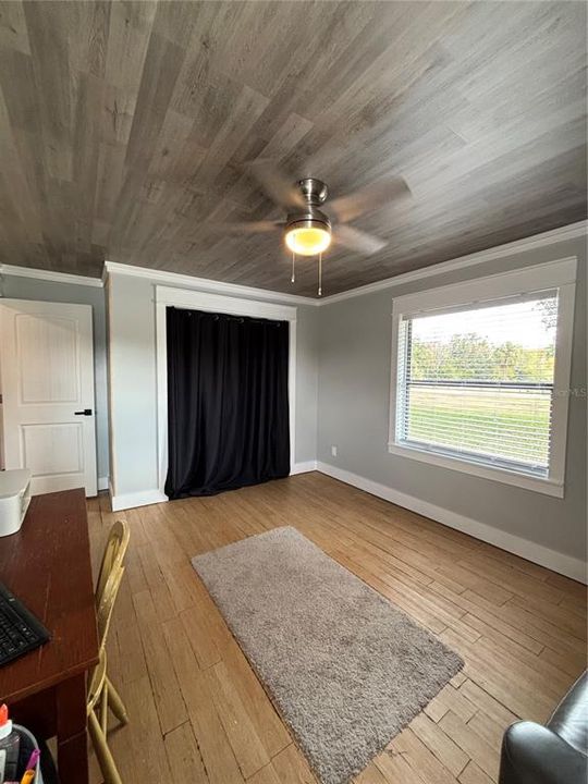 En Venta: $449,000 (4 camas, 2 baños, 2496 Pies cuadrados)