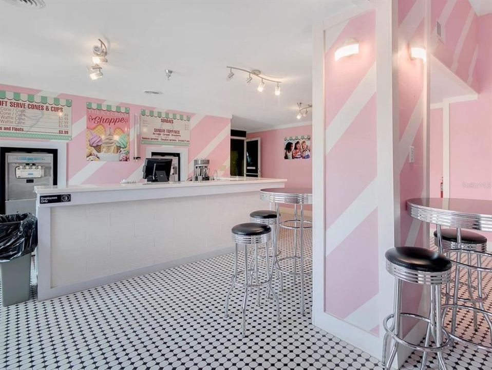 For Sale: $265,000 (4 beds, 3 baths, 1492 Square Feet)