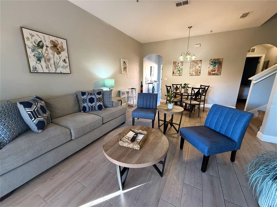 For Sale: $265,000 (4 beds, 3 baths, 1492 Square Feet)