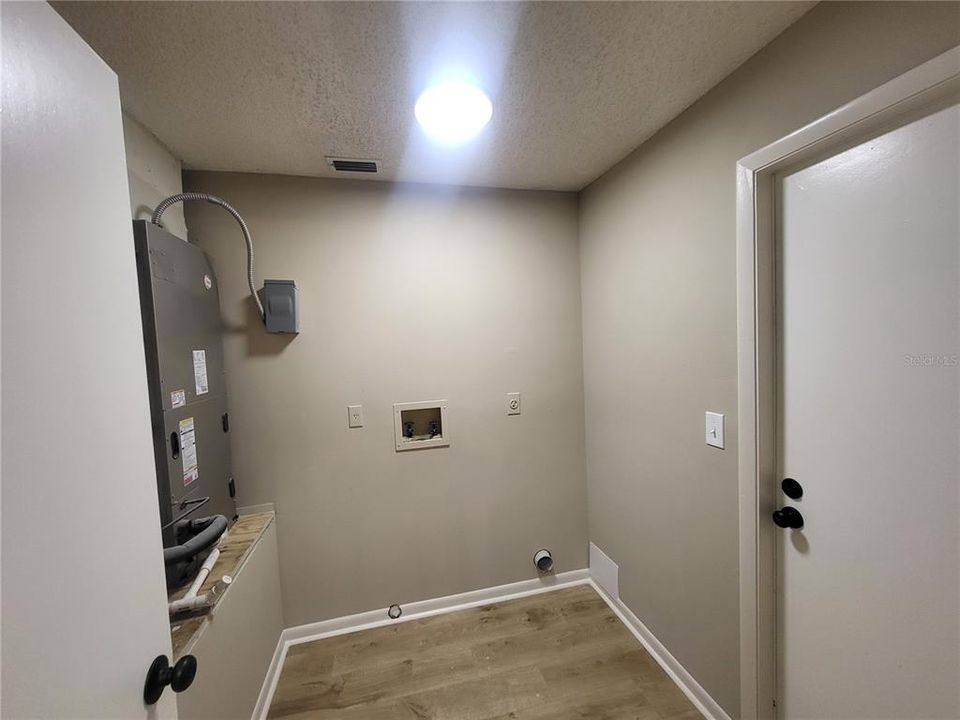 Active With Contract: $357,800 (4 beds, 2 baths, 1582 Square Feet)