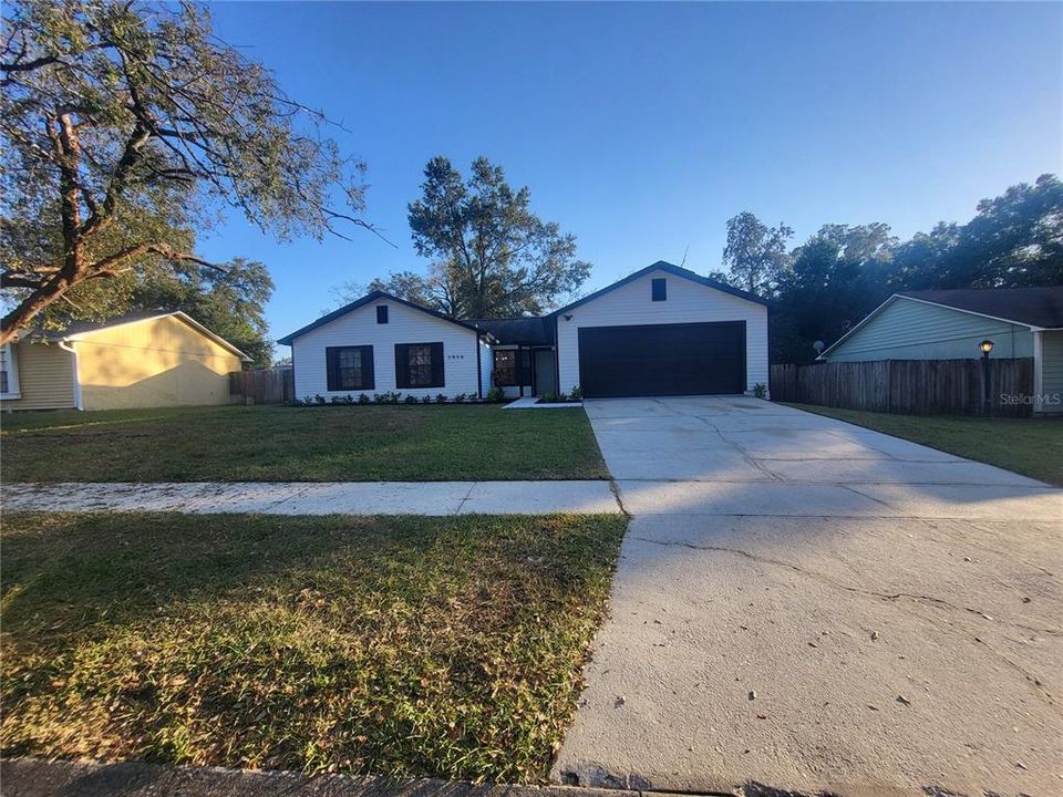 Active With Contract: $357,800 (4 beds, 2 baths, 1582 Square Feet)