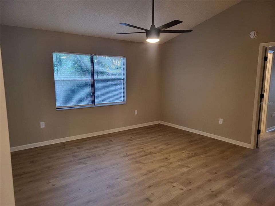 Active With Contract: $357,800 (4 beds, 2 baths, 1582 Square Feet)