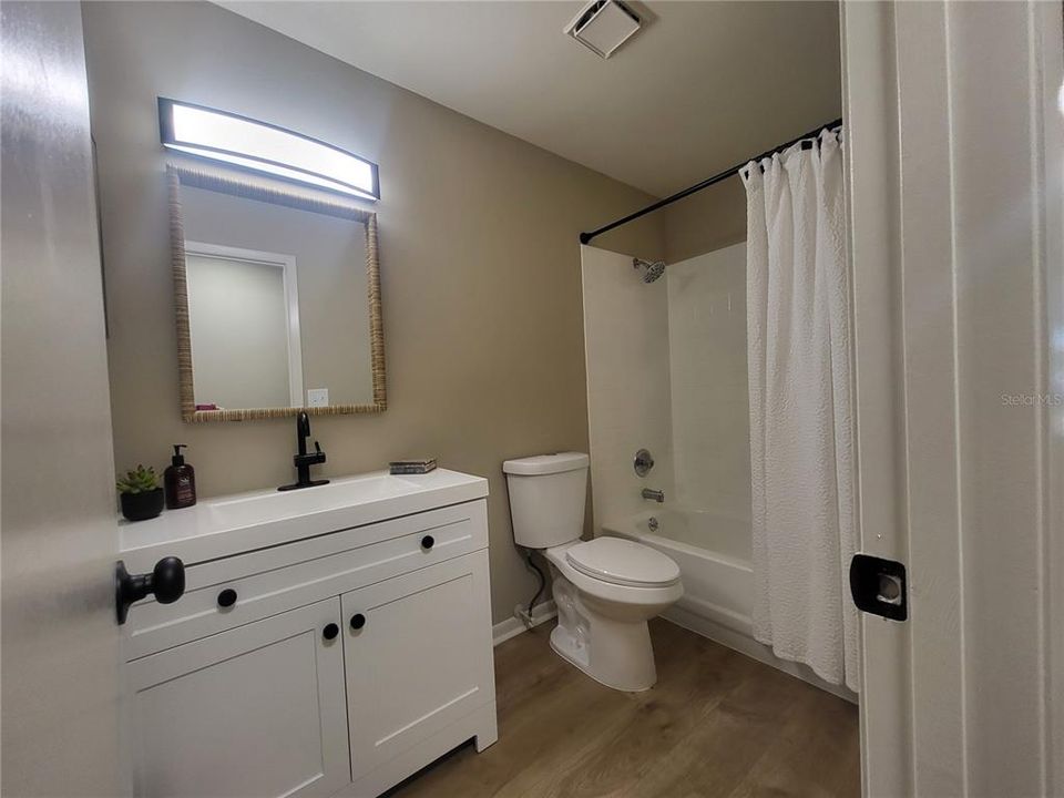 Active With Contract: $357,800 (4 beds, 2 baths, 1582 Square Feet)