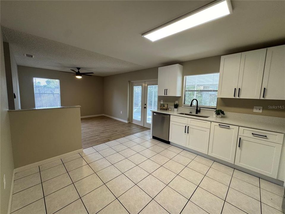 Active With Contract: $357,800 (4 beds, 2 baths, 1582 Square Feet)