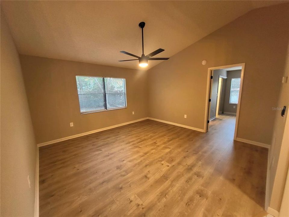 Active With Contract: $357,800 (4 beds, 2 baths, 1582 Square Feet)