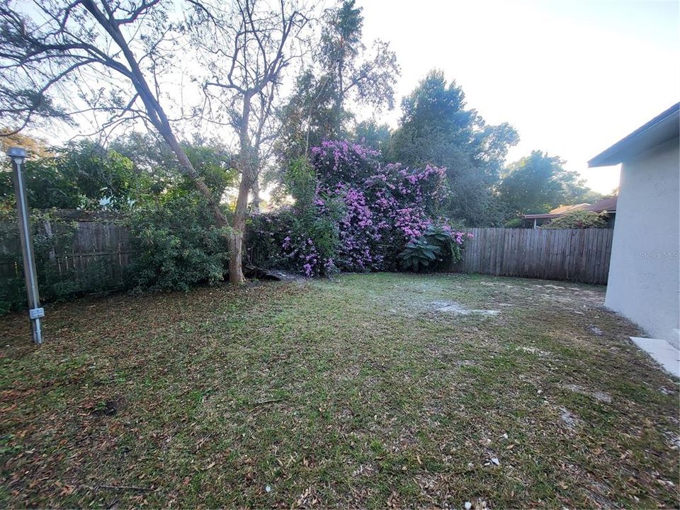 Active With Contract: $357,800 (4 beds, 2 baths, 1582 Square Feet)