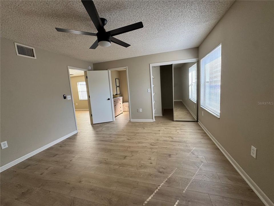 Active With Contract: $357,800 (4 beds, 2 baths, 1582 Square Feet)