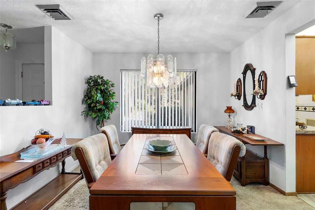 En Venta: $369,900 (3 camas, 2 baños, 1678 Pies cuadrados)