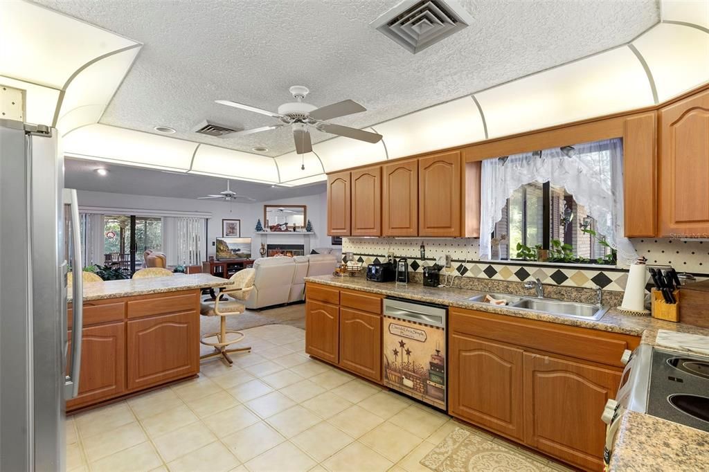 En Venta: $369,900 (3 camas, 2 baños, 1678 Pies cuadrados)