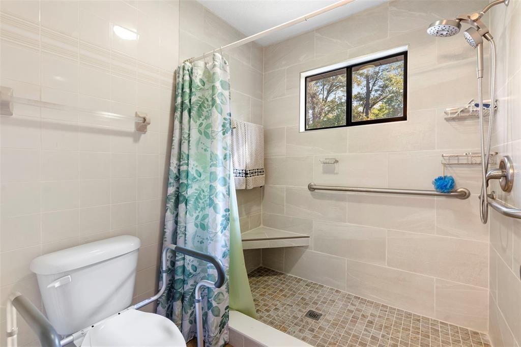 En Venta: $369,900 (3 camas, 2 baños, 1678 Pies cuadrados)