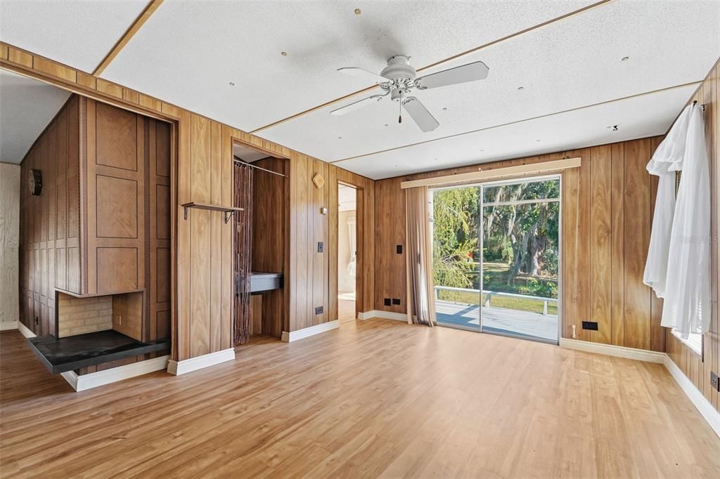 For Sale: $184,900 (3 beds, 2 baths, 1200 Square Feet)