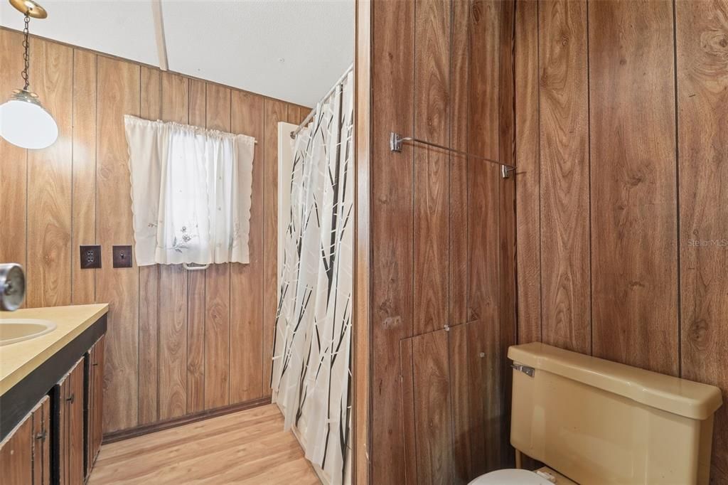 For Sale: $184,900 (3 beds, 2 baths, 1200 Square Feet)