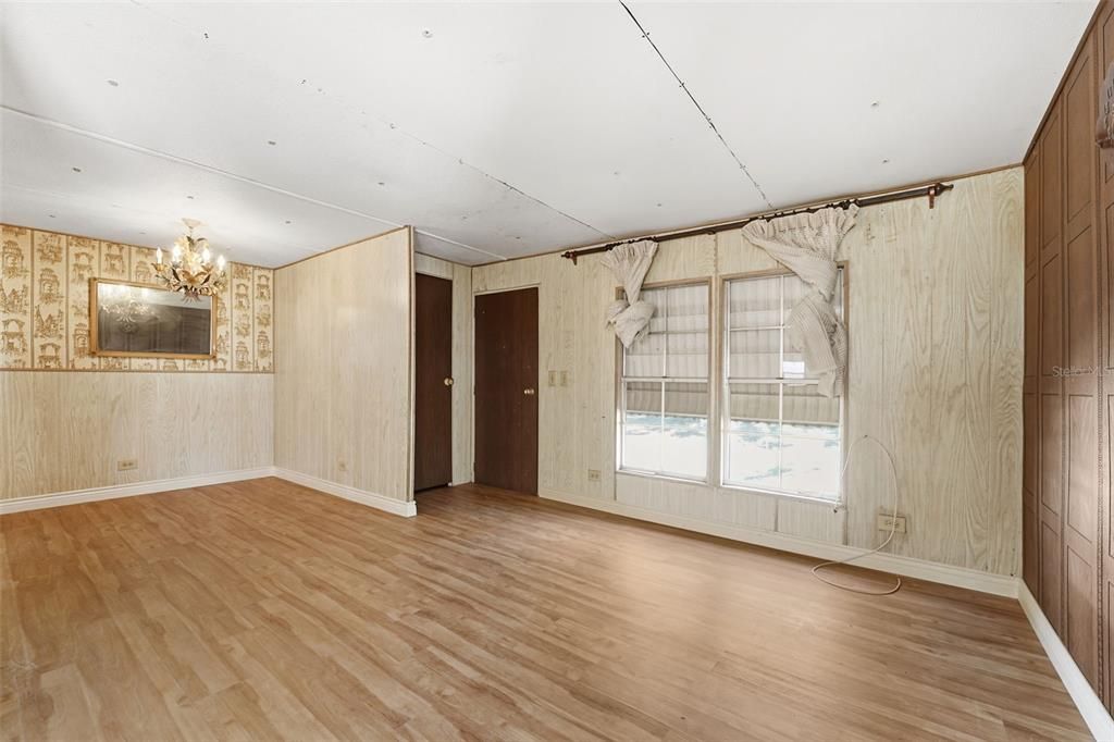 For Sale: $184,900 (3 beds, 2 baths, 1200 Square Feet)