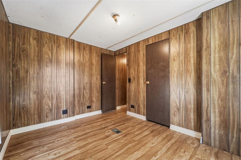 For Sale: $184,900 (3 beds, 2 baths, 1200 Square Feet)