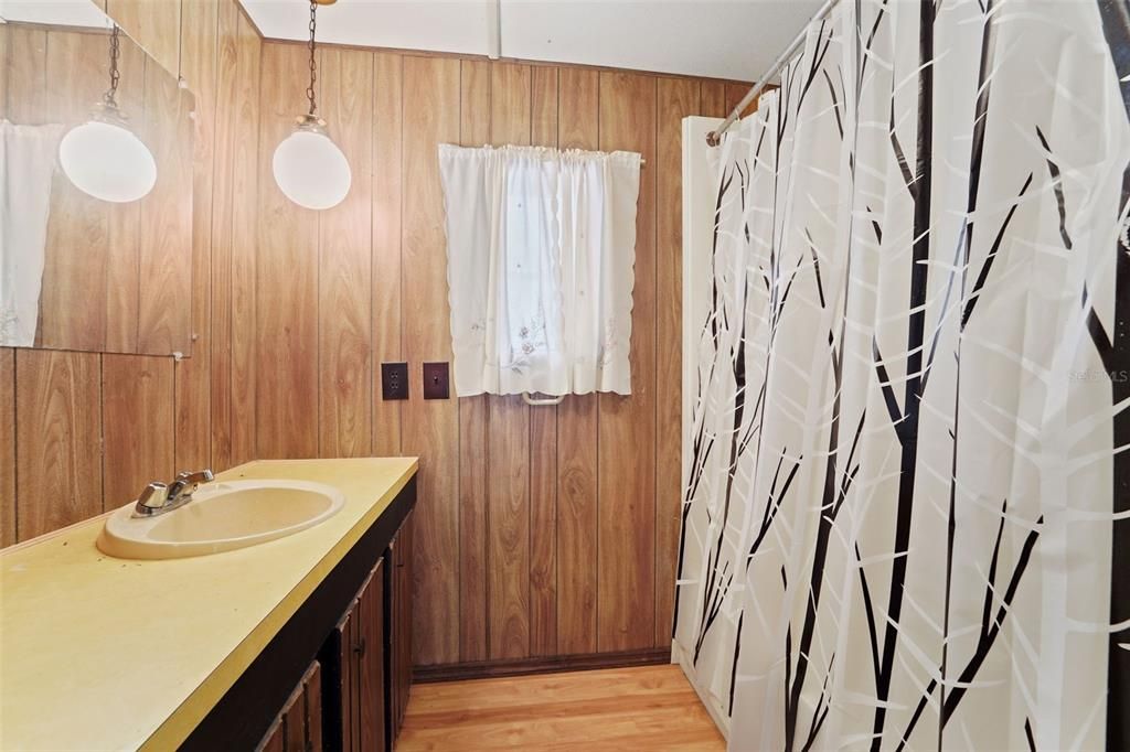 For Sale: $184,900 (3 beds, 2 baths, 1200 Square Feet)