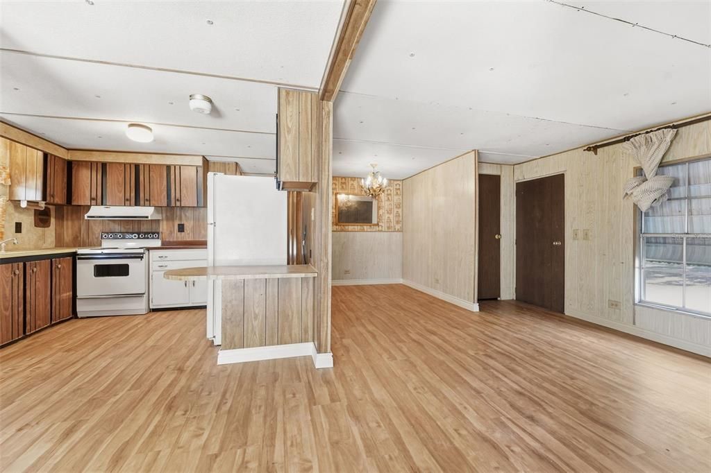 For Sale: $184,900 (3 beds, 2 baths, 1200 Square Feet)