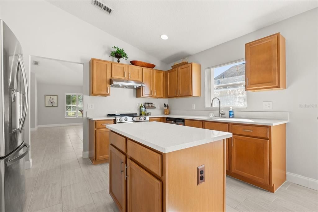 На продажу: $450,000 (4 спален, 2 ванн, 1945 Квадратных фут)